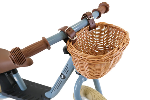 Inclusief rieten stuurmandje