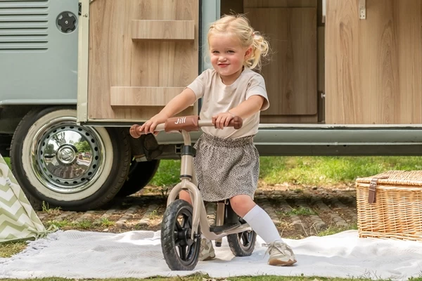 Jill met de optionele kinbeschermer