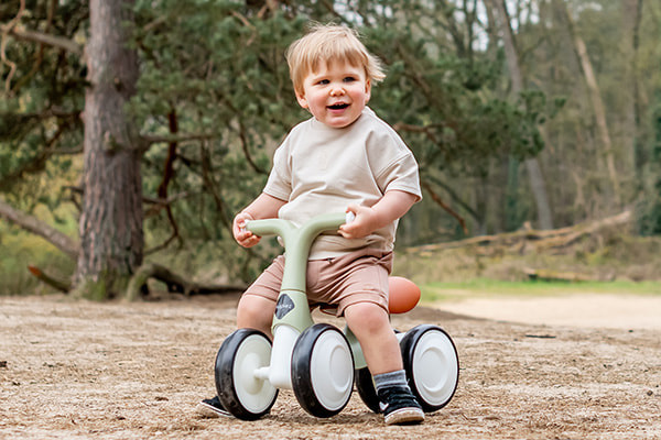 Mees is 15 maanden en 85 cm lang