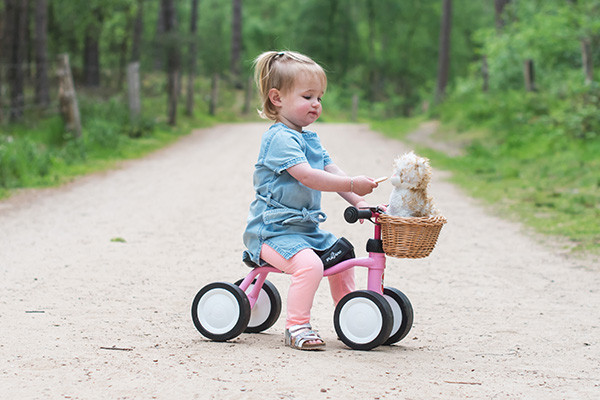 Evi is 1,5 jaar en 80 cm lang.