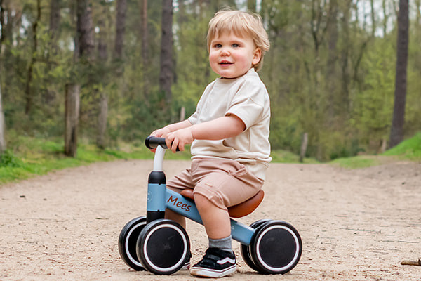 Mees is 15 maanden en 85 cm lang