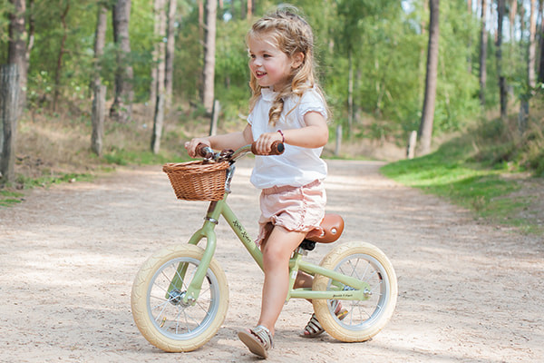 Guusje is 3 jaar en 95 cm lang.