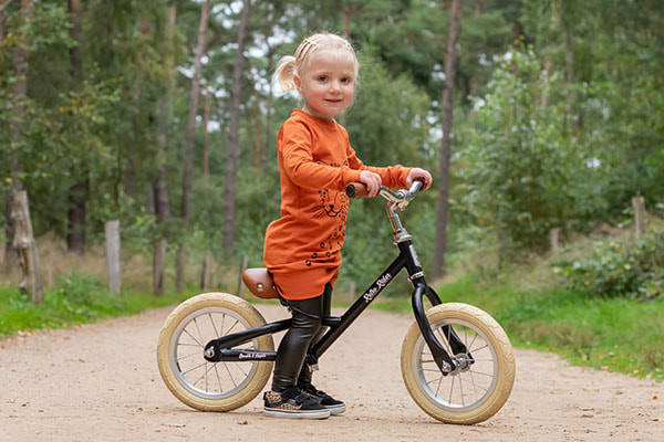 Esmee is 2 jaar oud en 92 cm lang