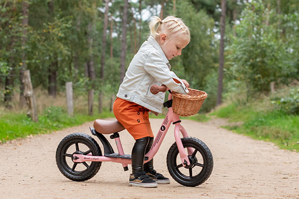 Esmee is 2 jaar oud en 92 cm lang