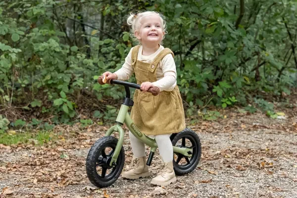 Lies is 2 jaar en 98 cm lang