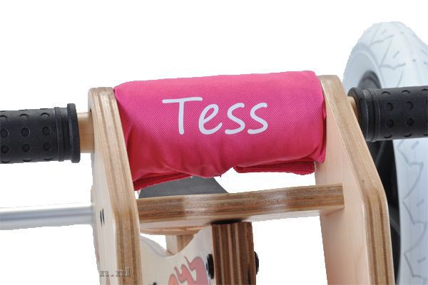 Optioneel kinbeschermer met naam 7,95.