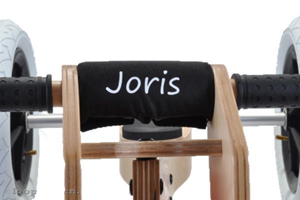 Optioneel kinbeschermer met naam 7,95.