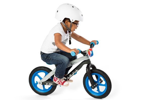 In hoogte verstelbaar zadel (32 - 39 cm).
