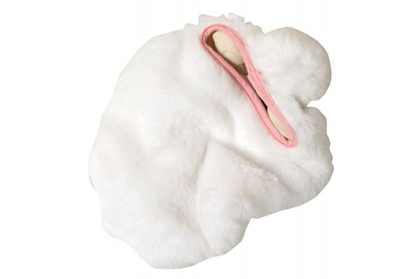 Met afneembaar zadelhoesje.