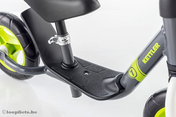 Lage instap met voetenplankje.