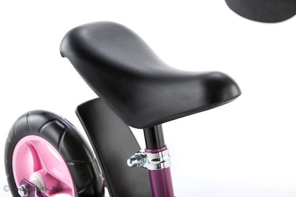 Met ergonomisch verstelbaar zadel.