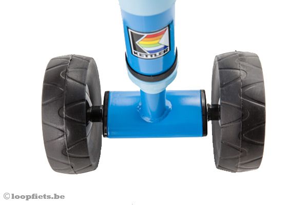 Met geluidsarme wielen.