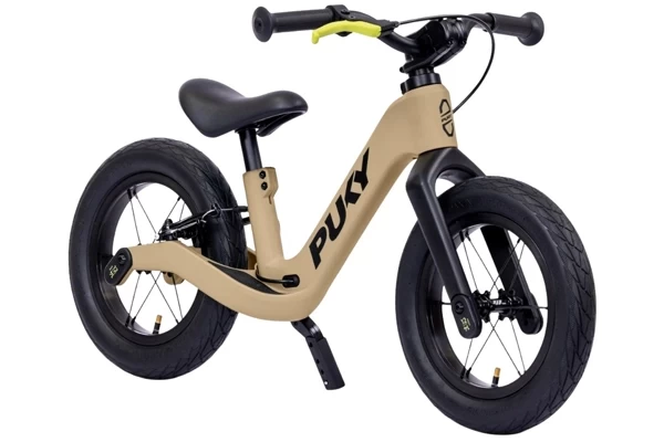 Met 12 inch luchtbanden en standaard