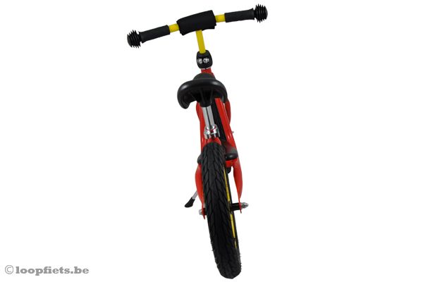 Achterkant van de Puky loopfiets.