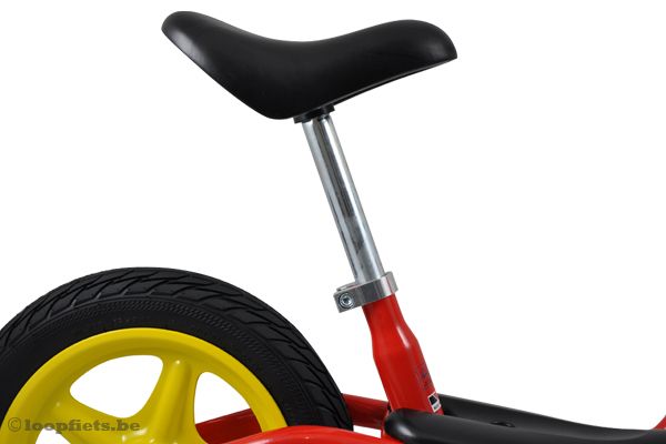 Verstelbaar zadel in hoogste positie.