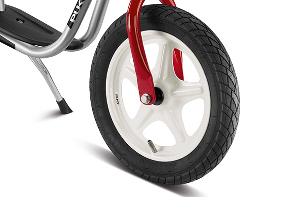 Met rubberen luchtbanden met profiel.