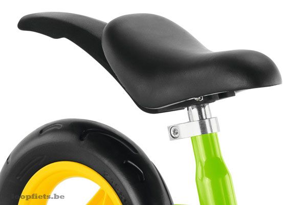 In hoogte verstelbaar zadel.